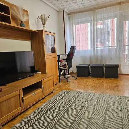 R2R - Kirche - 1A118 Apartment Gijon